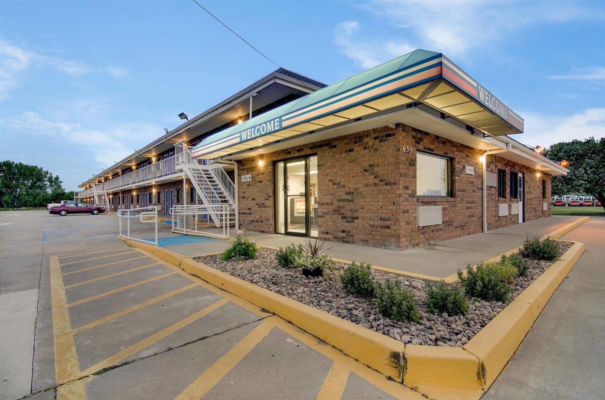 Motel 6-Salina, Ks Eksteriør bilde